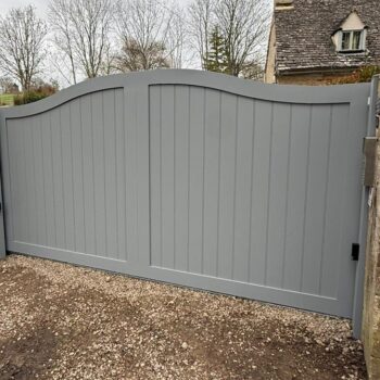 Electric aluminium sliding gate