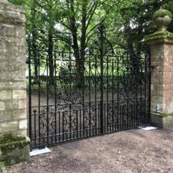 Metal electric gates